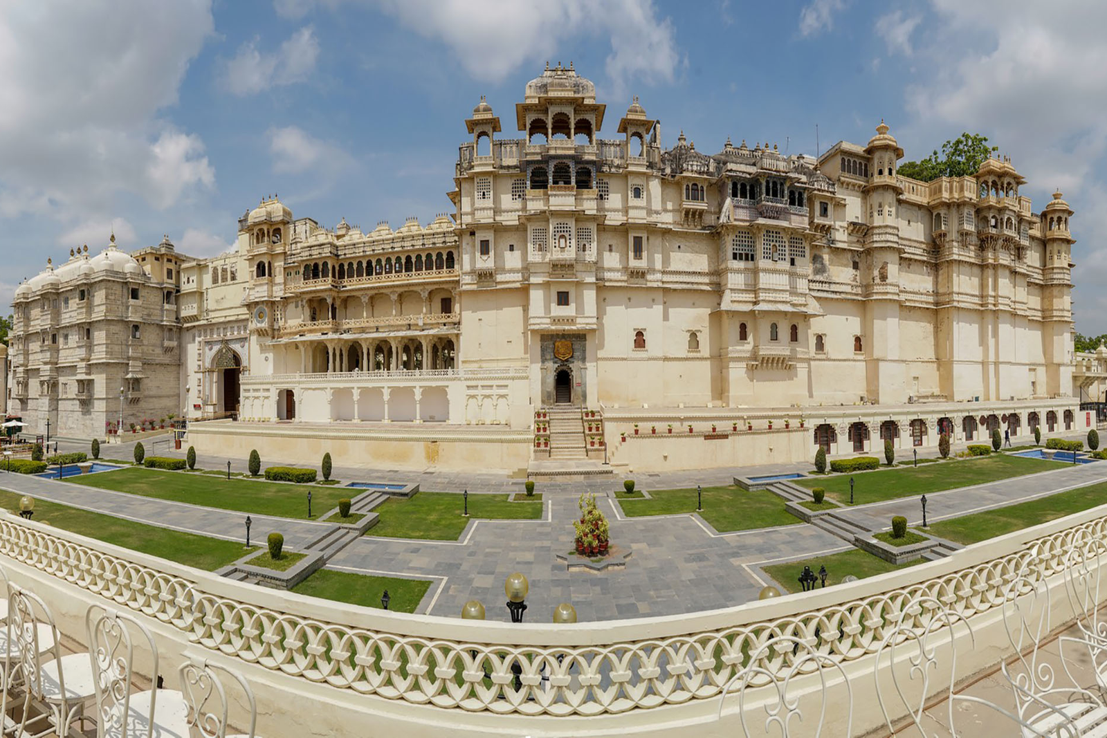 best 3* Hotel in Udaipur